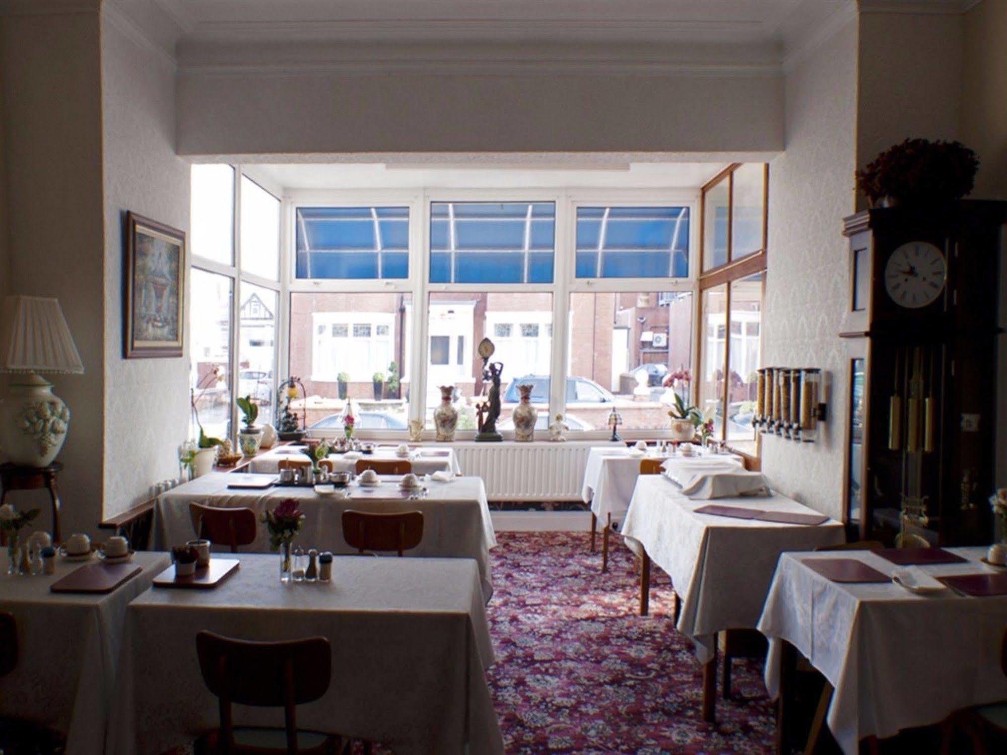 Hotel The Highfield Private 2*